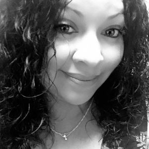 Meet your Posher, Raquel